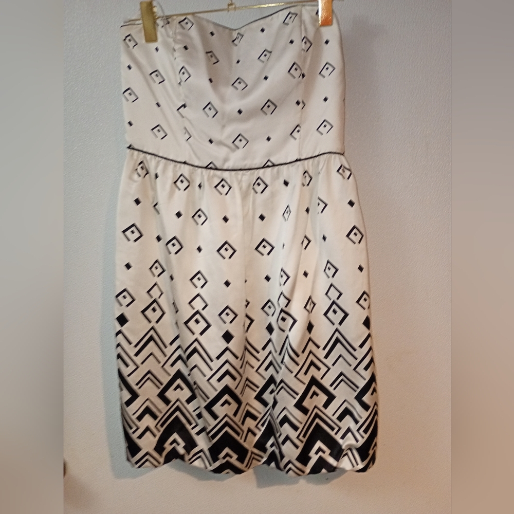 Elegant Black and White Satin Geometric Dress